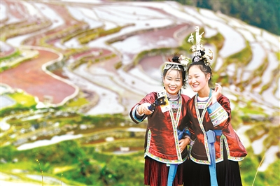 脫貧攻堅(jiān)精神：創(chuàng)造彪炳史冊(cè)的人間奇跡