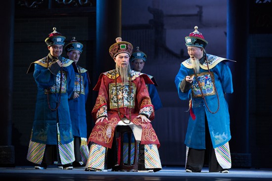 （黃梅戲舞臺劇《大清名相》演出劇照）