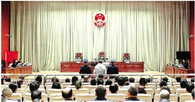 圖為4月21日，蘭州市中級人民法院開庭審理柳豐德受賄、行賄案。 （蘭州市中級人民法院供圖）