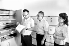 敢于下深水 善啃硬骨頭 記全國先進(jìn)工作者、甘肅省紀(jì)委監(jiān)委第九審查調(diào)查室四級調(diào)研員李明