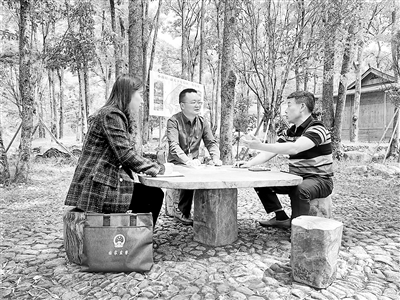 江西省紀(jì)委監(jiān)委把懲前毖后、治病救人方針寓于回訪教育中