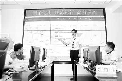 他入選首批全國紀檢監(jiān)察系統(tǒng)電子數(shù)據(jù)技術(shù)服務(wù)人才庫，他查辦的案件連續(xù)三年獲評江蘇省十大精品案件