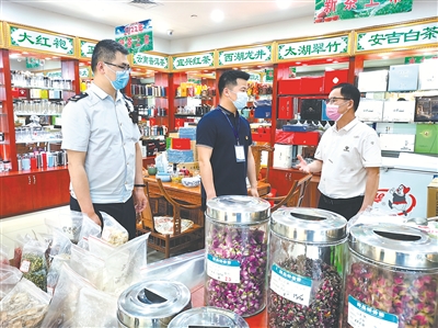 暗訪查處會所一桌餐、深挖酒駕背后違規(guī)飯局、嚴查快遞收送禮